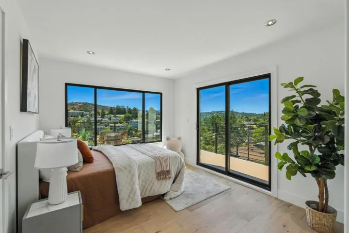 324 Clifton Avenue, San Carlos, California 94070