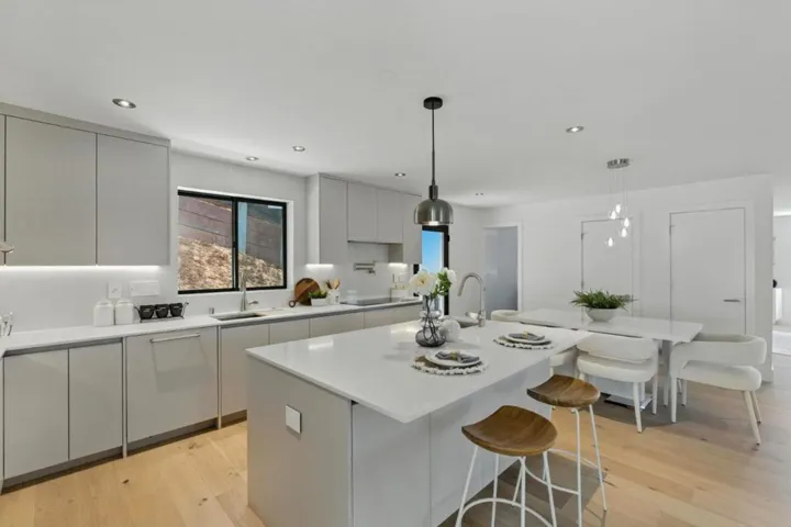 324 Clifton Avenue, San Carlos, California 94070