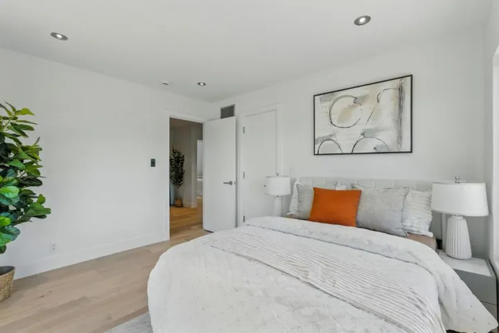 324 Clifton Avenue, San Carlos, California 94070