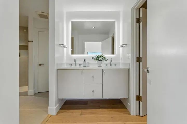 324 Clifton Avenue, San Carlos, California 94070