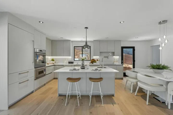 324 Clifton Avenue, San Carlos, California 94070
