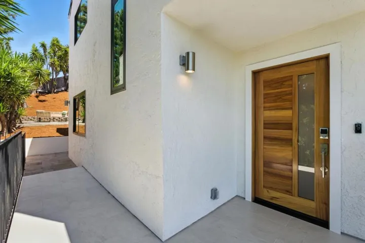 324 Clifton Avenue, San Carlos, California 94070