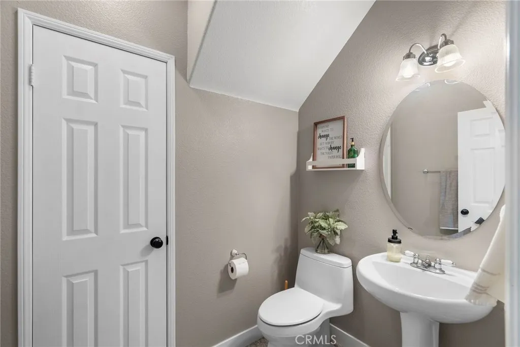 28328 Alton Way, Castaic, California 91384 home-pic-10