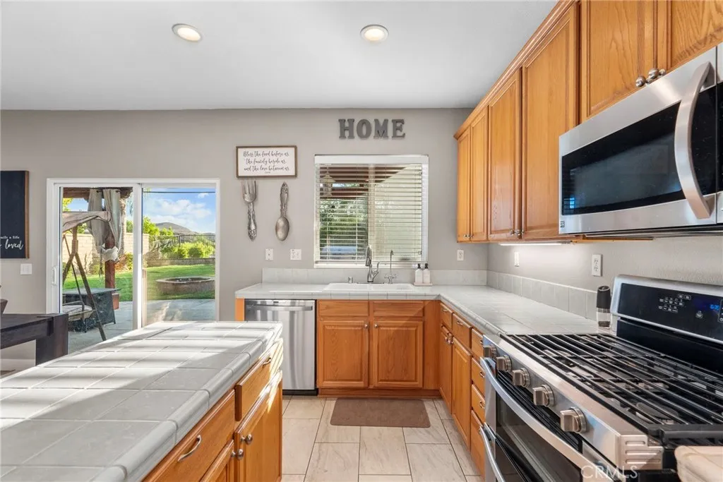 28328 Alton Way, Castaic, California 91384 home-pic-9