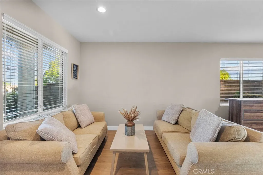 28328 Alton Way, Castaic, California 91384 home-pic-7