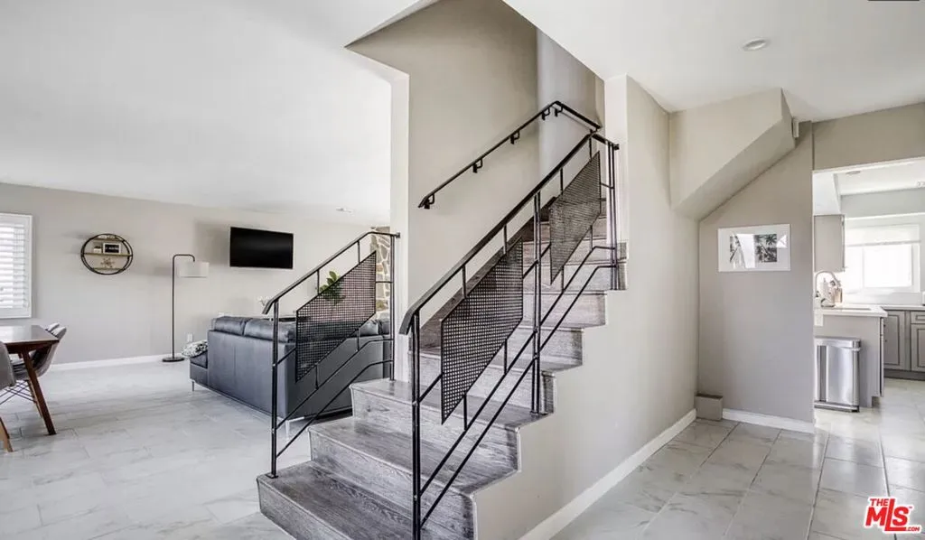 8100 W 83rd Street, Playa Del Rey, California 90293 home-pic-8