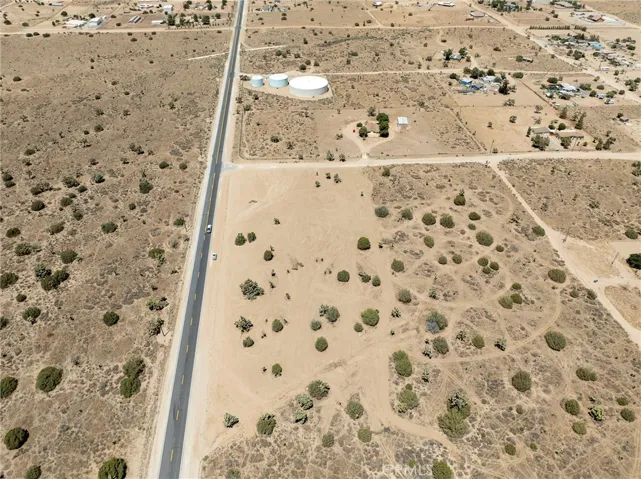 11 Caughlin Road, Phelan, California 92371