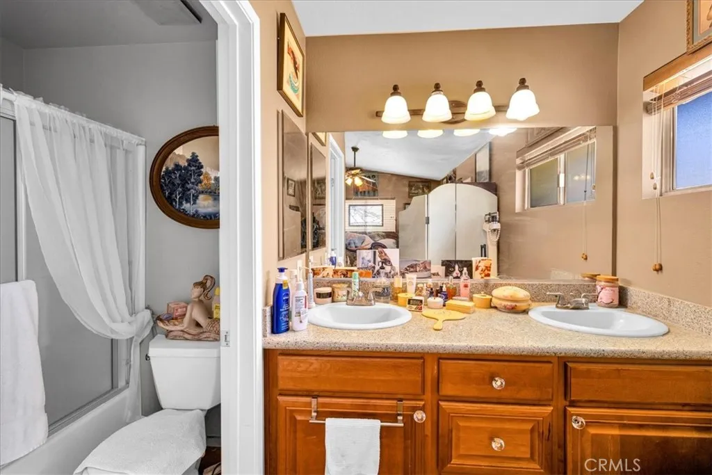 56810 Chipmunk Trail, Yucca Valley, California 92284 home-pic-16