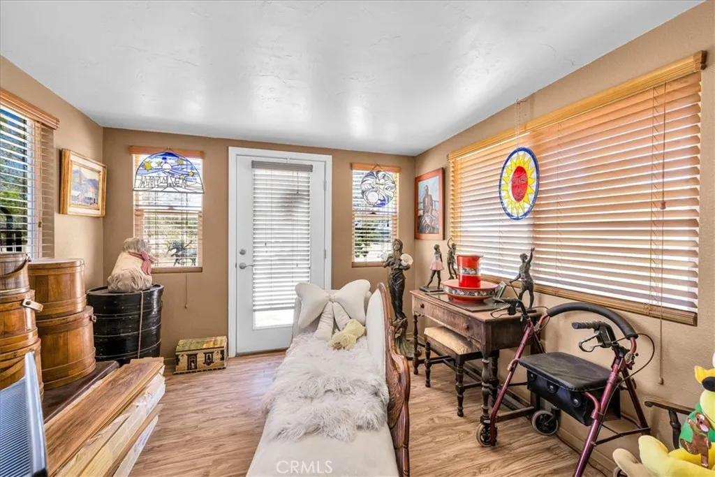 56810 Chipmunk Trail, Yucca Valley, California 92284 home-pic-17