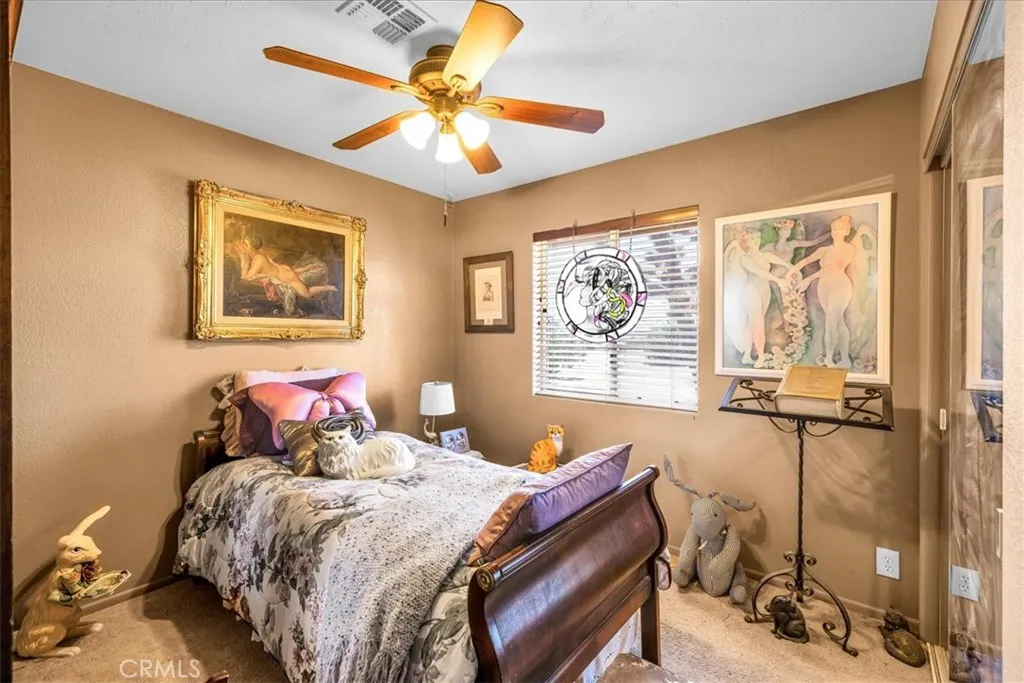 56810 Chipmunk Trail, Yucca Valley, California 92284 home-pic-10