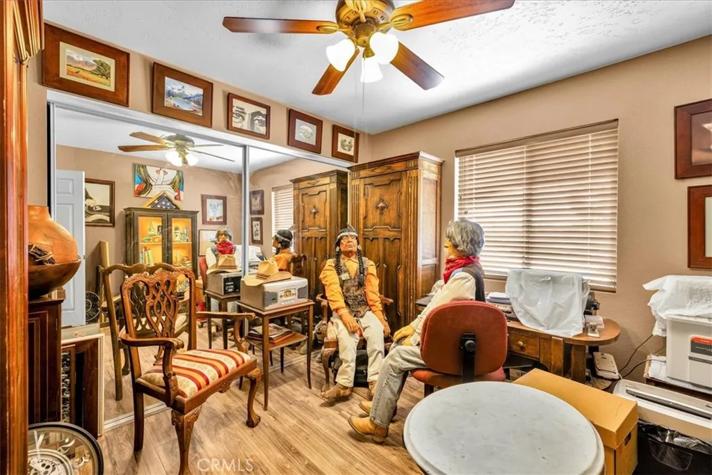 56810 Chipmunk Trail, Yucca Valley, California 92284 home-pic-18