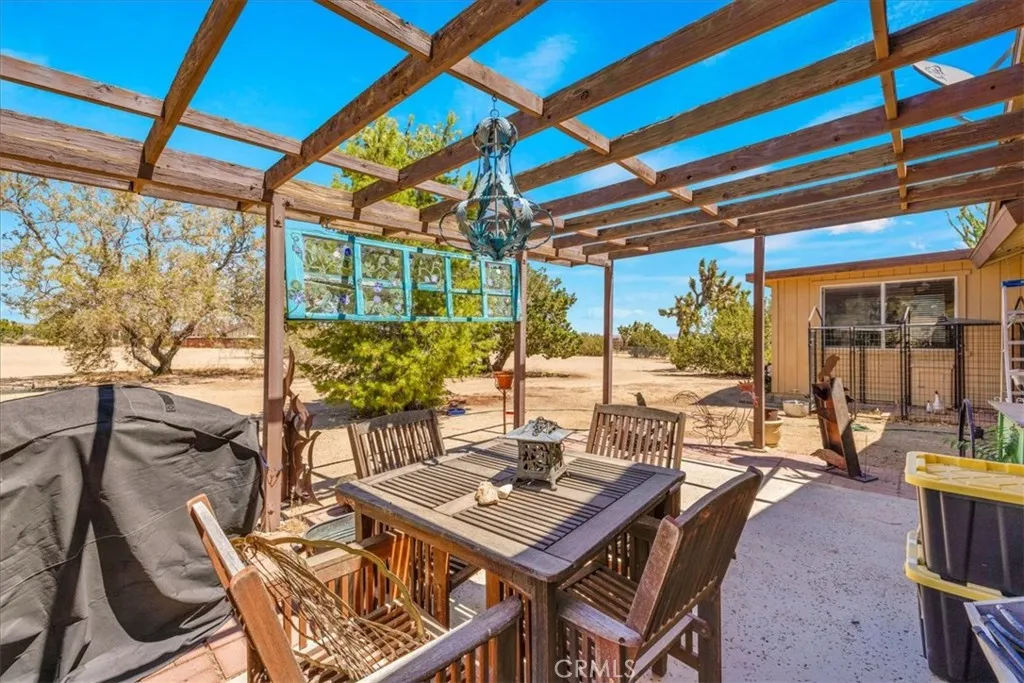 56810 Chipmunk Trail, Yucca Valley, California 92284 home-pic-21