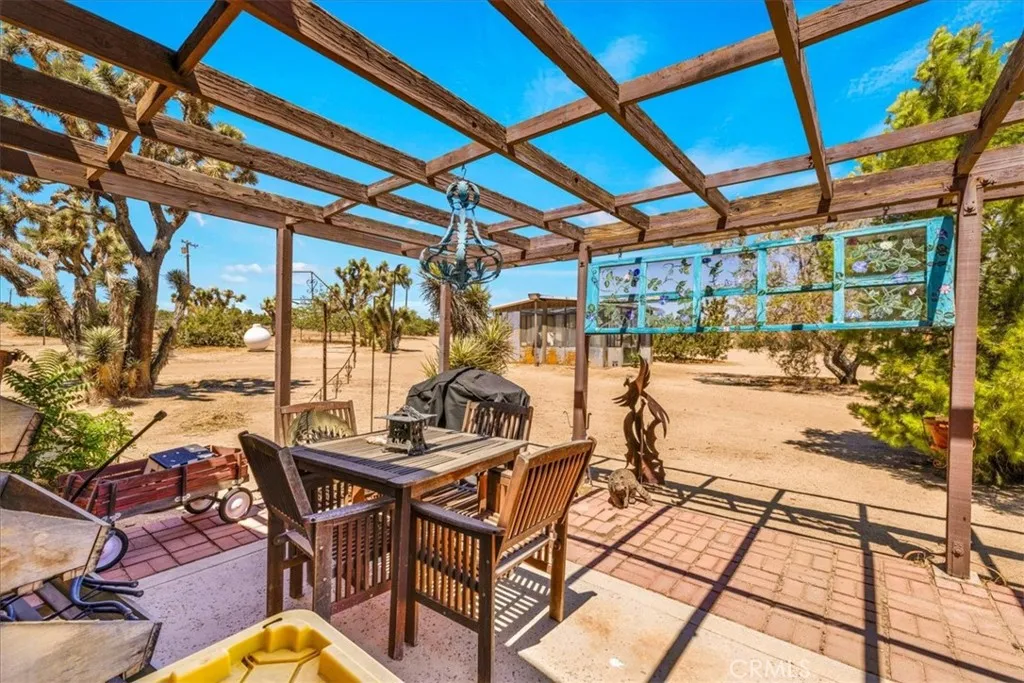 56810 Chipmunk Trail, Yucca Valley, California 92284 home-pic-20