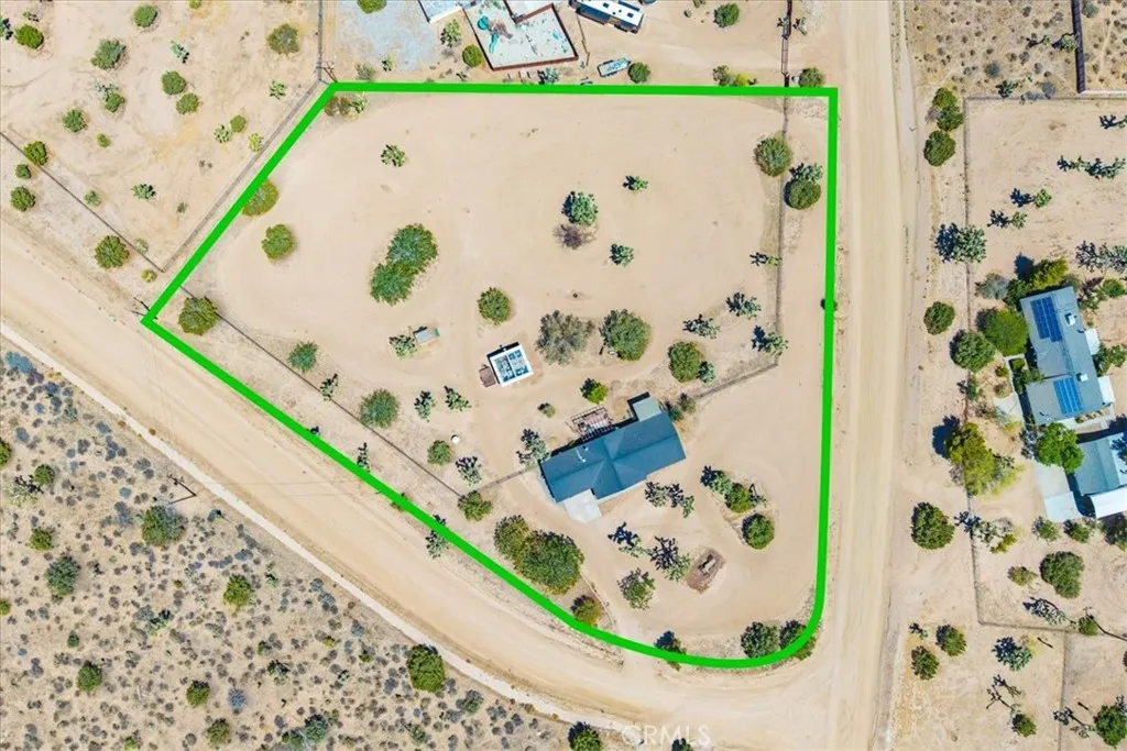 56810 Chipmunk Trail, Yucca Valley, California 92284 home-pic-1