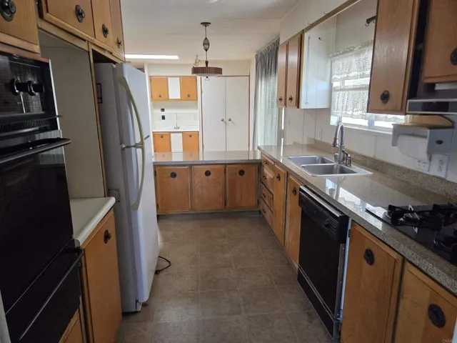 Kitchen with everything you need
