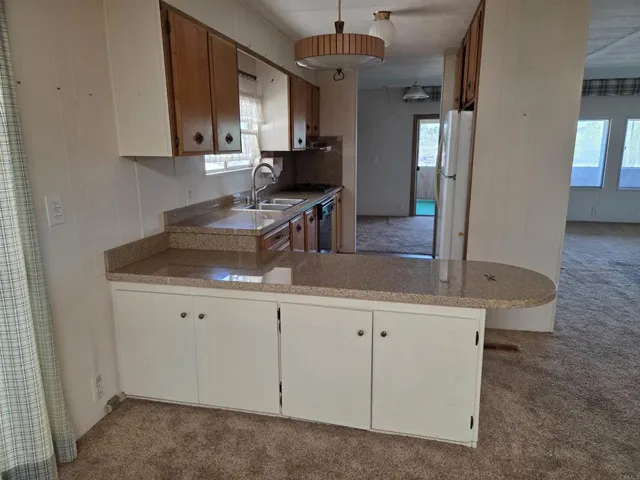 Plenty of counterspace in kitchen