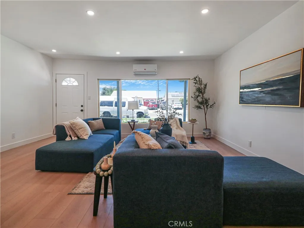 13918 Flallon Avenue, Norwalk, California 90650 home-pic-4