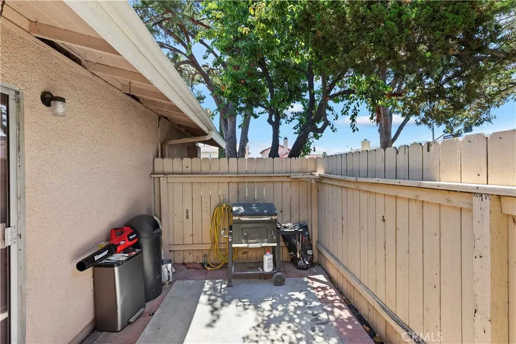 1194 Border Avenue A, Corona, California 92882 home-pic-27