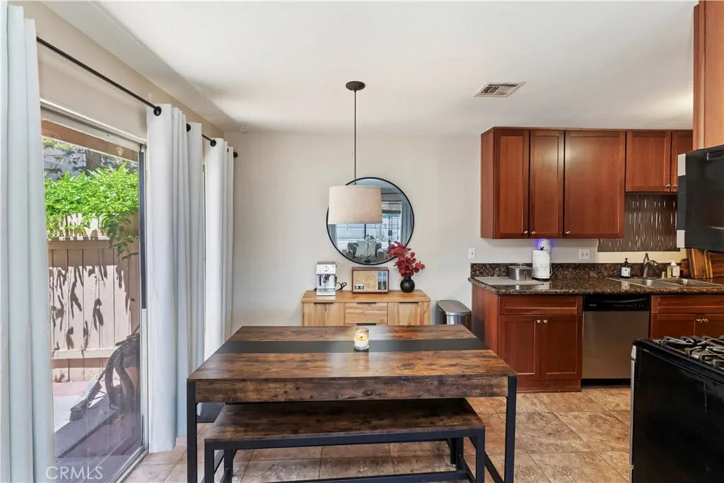 1194 Border Avenue A, Corona, California 92882 home-pic-18