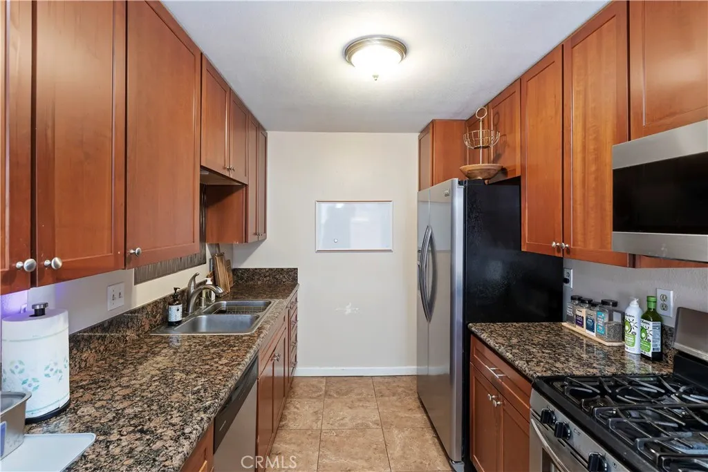 1194 Border Avenue A, Corona, California 92882 home-pic-20