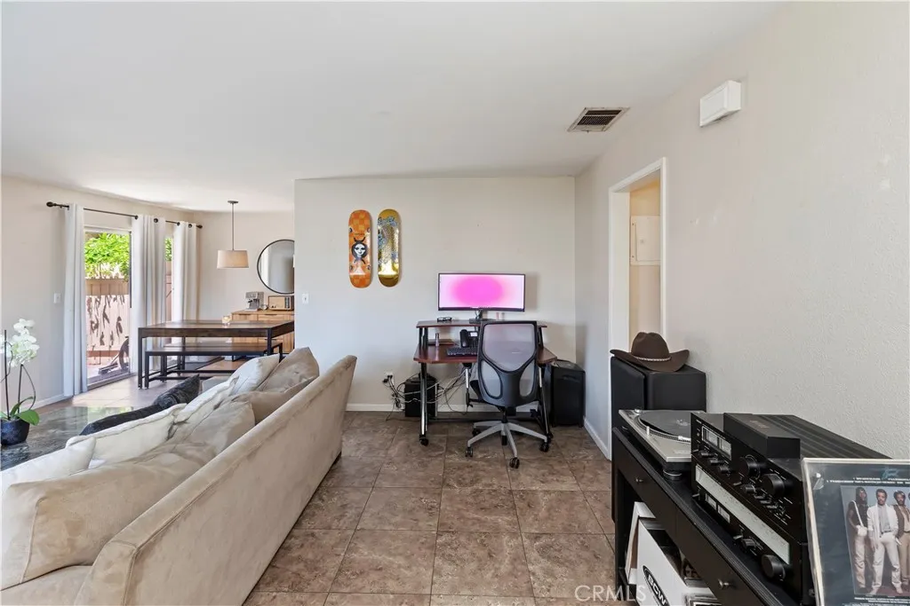 1194 Border Avenue A, Corona, California 92882 home-pic-16