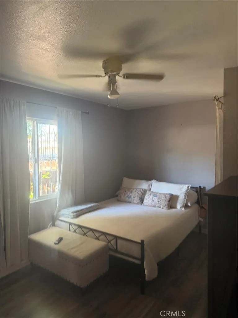 815 E 80th Street, Los Angeles, California 90001 home-pic-35