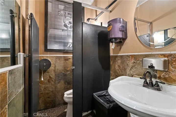 22505 8th Street, Newhall, California 91321
