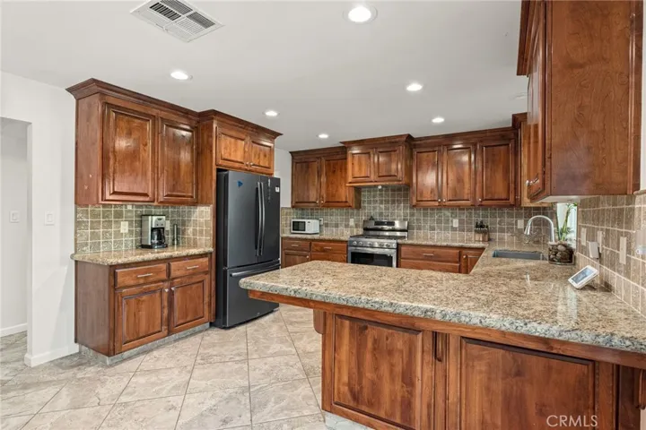 11319 Choctaw Drive, Bakersfield, California 93308