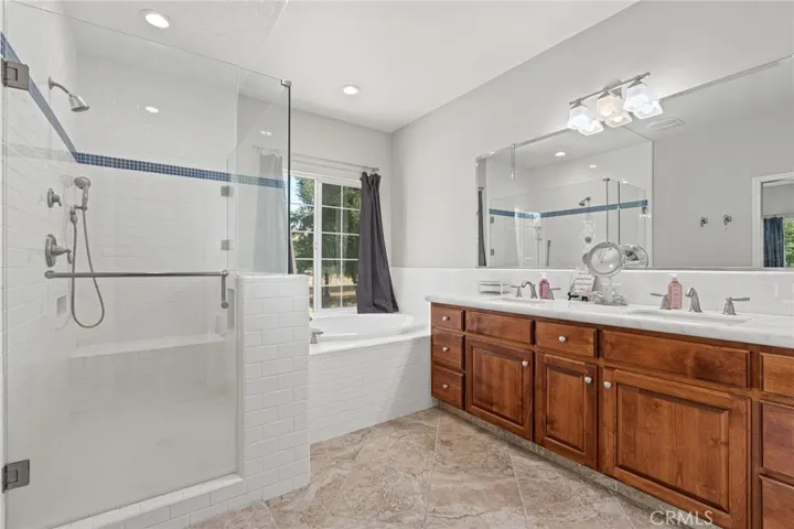 11319 Choctaw Drive, Bakersfield, California 93308