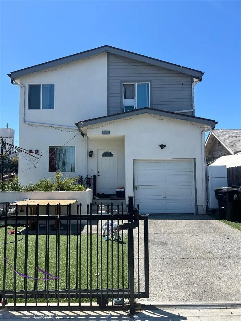948 E 42nd Place, Los Angeles, California 90011 home-pic-2