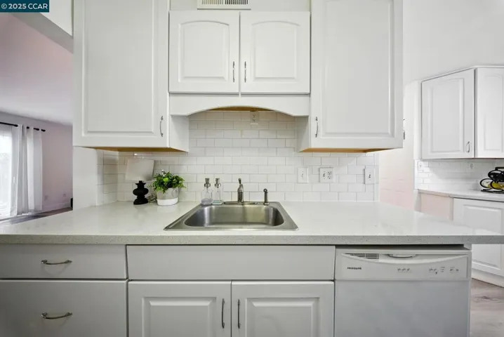 1880 Tesoro Ct, Pinole, California 94564