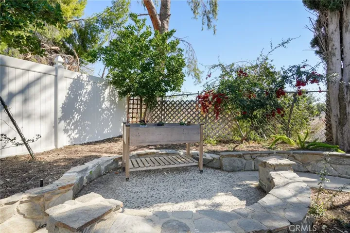 26950 Helmond Drive, Calabasas, California 91301