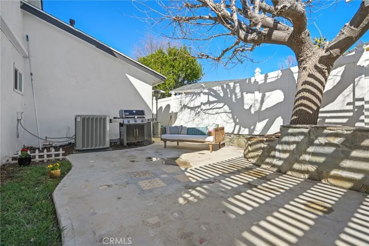 26950 Helmond Drive, Calabasas, California 91301
