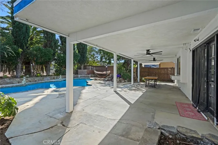26950 Helmond Drive, Calabasas, California 91301