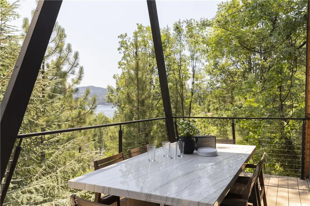 27592 W Shore Road, Lake Arrowhead, California 92352 home-pic-15