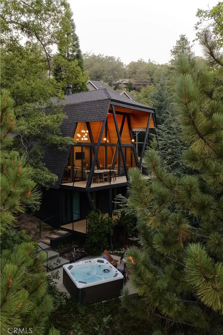 27592 W Shore Road, Lake Arrowhead, California 92352 home-pic-0