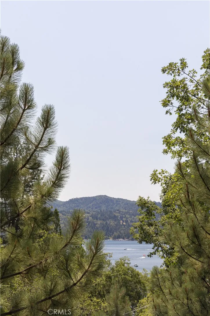 27592 W Shore Road, Lake Arrowhead, California 92352 home-pic-4