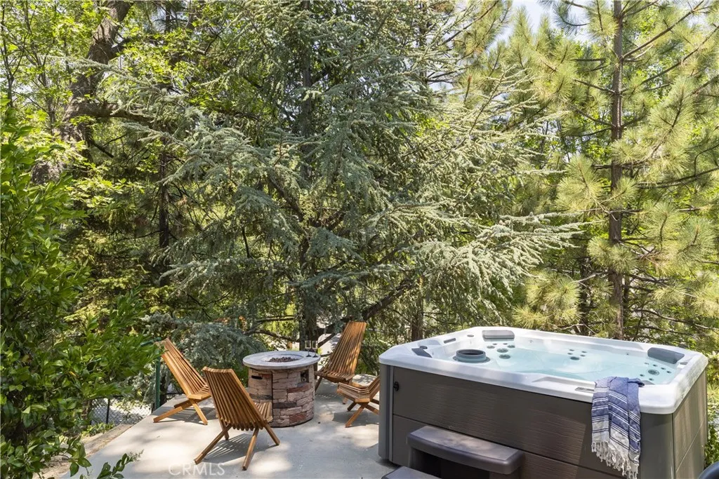 27592 W Shore Road, Lake Arrowhead, California 92352 home-pic-32