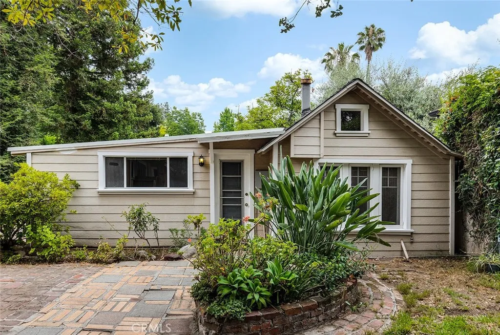 1310 Ontario Avenue, Pasadena, California 91103, ,1 BathroomBathrooms,Residential Lease,For Rent,Ontario,AR25132080