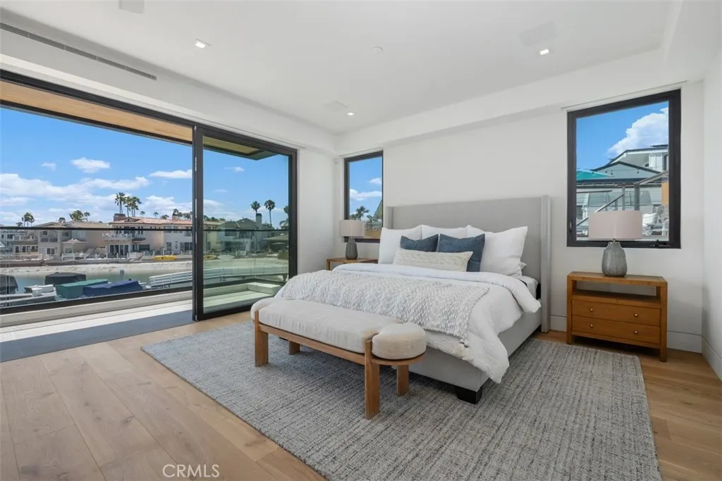 20 Balboa Coves, Newport Beach, California 92663 home-pic-34