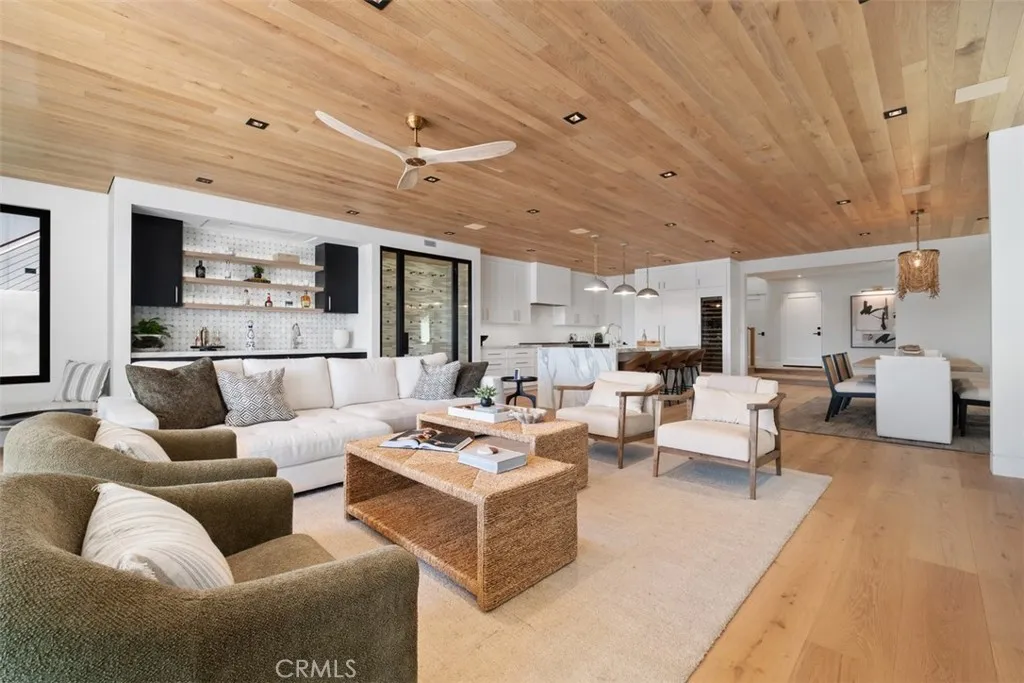 20 Balboa Coves, Newport Beach, California 92663 home-pic-28