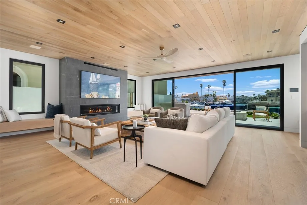 20 Balboa Coves, Newport Beach, California 92663 home-pic-19