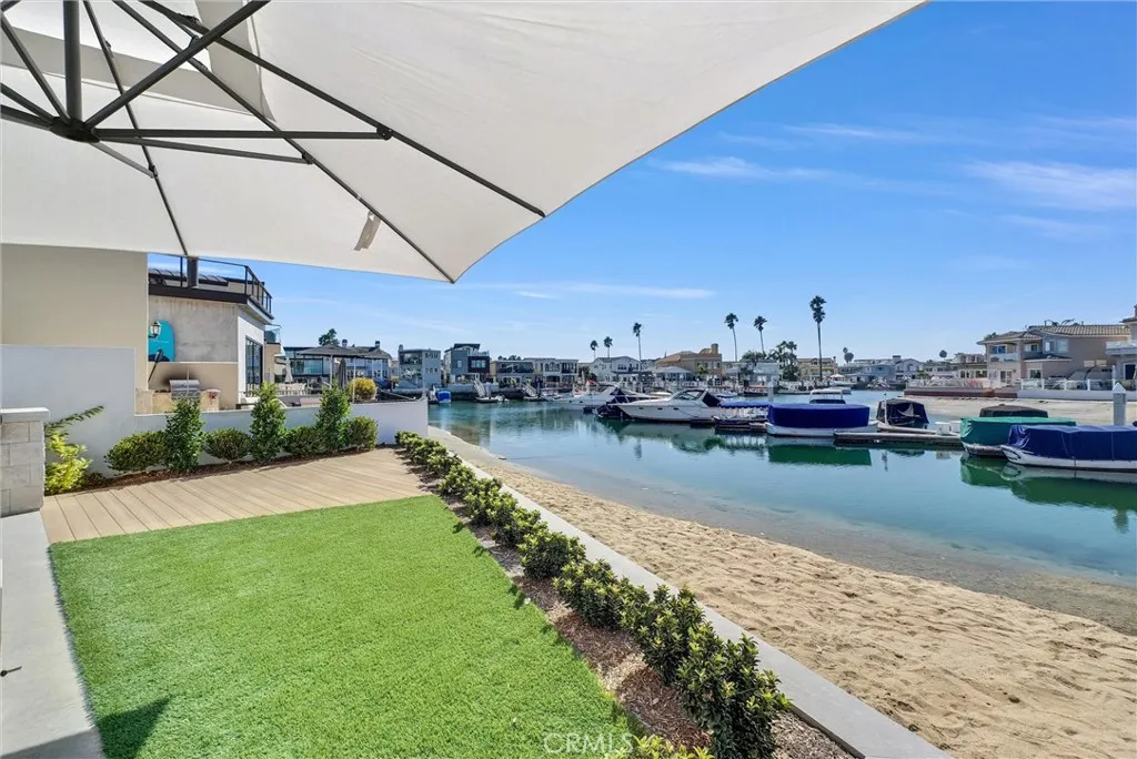 20 Balboa Coves, Newport Beach, California 92663 home-pic-1