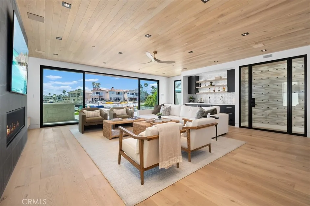 20 Balboa Coves, Newport Beach, California 92663 home-pic-21