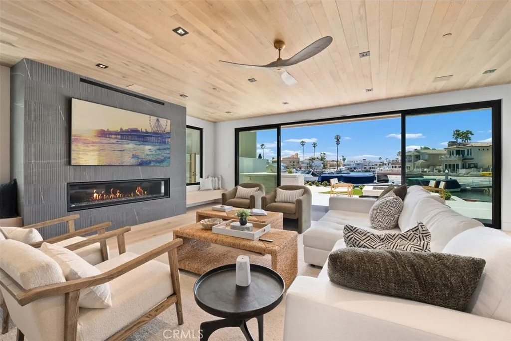 20 Balboa Coves, Newport Beach, California 92663 home-pic-20