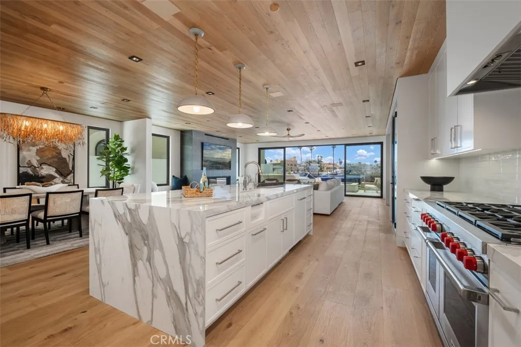 20 Balboa Coves, Newport Beach, California 92663 home-pic-15