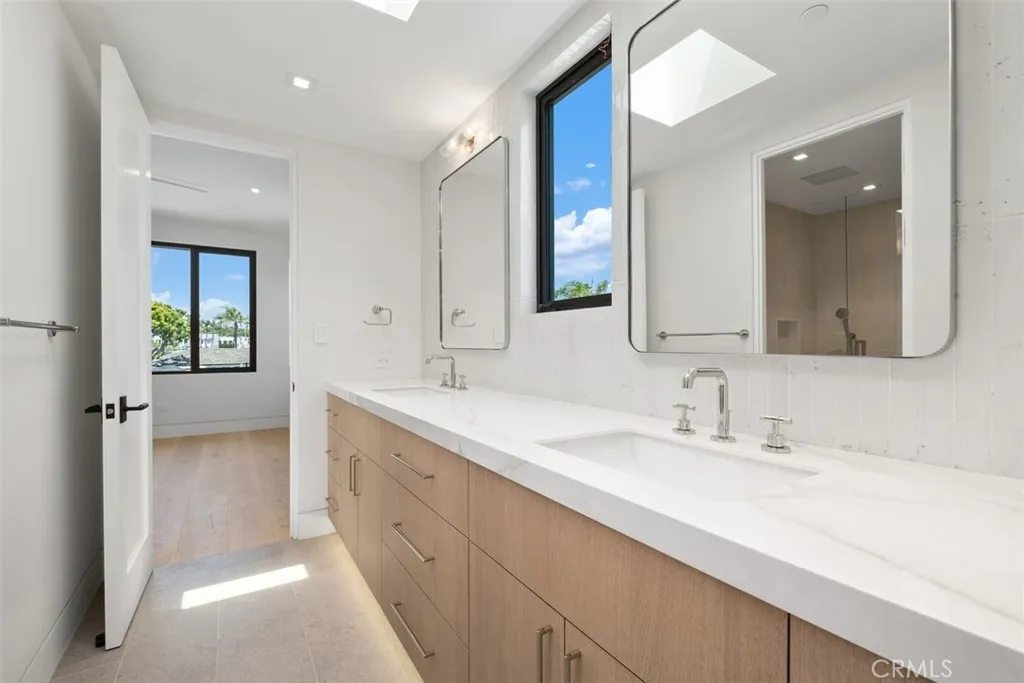 20 Balboa Coves, Newport Beach, California 92663 home-pic-43