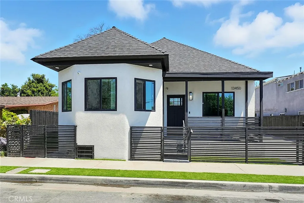 13450 Jetmore Avenue, Paramount, California 90723, ,Residential Income,For Sale,Jetmore,DW25168043