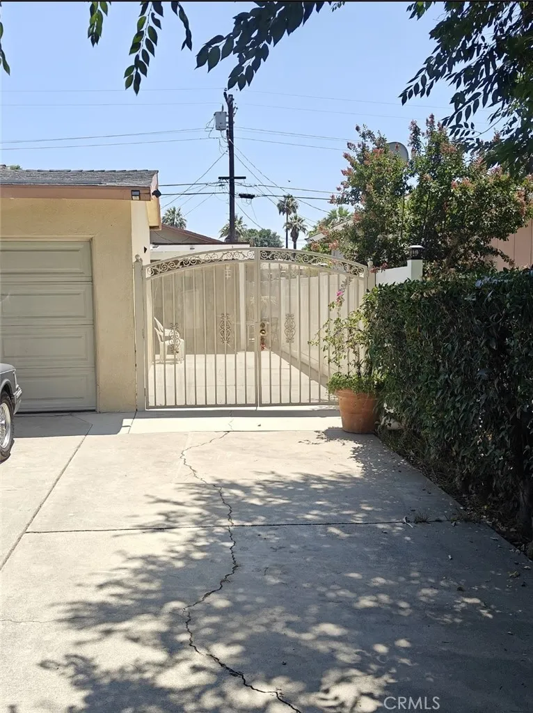 2428 Vasquez Place, Riverside, California 92507 home-pic-2