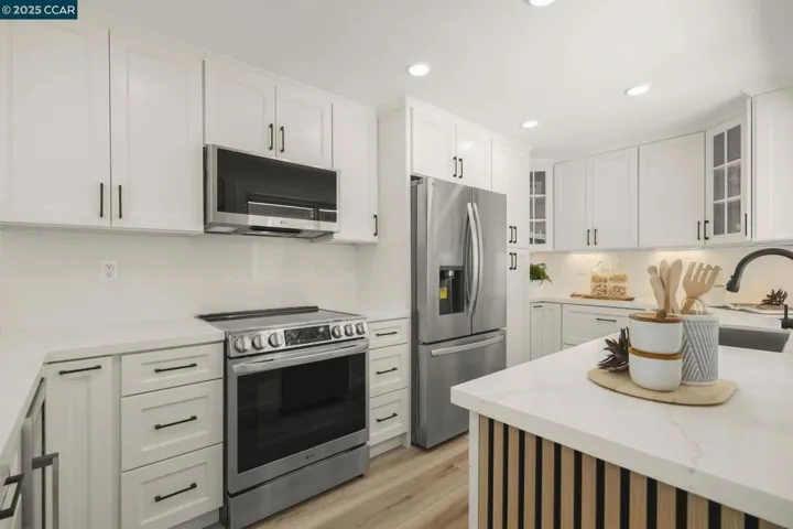 1133 Golden Rain Road 3, Walnut Creek, California 94595
